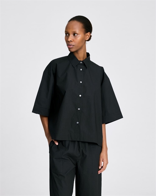 GAI+LISVA ASTRID S/S SHIRT POPLIN BLACK
